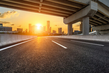 空调分体式和一体式的区别？